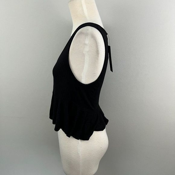 NWT LULUS Black Gwynne Ribbed V-Neck Ruffled Cropped Tank‎ Top (S) - Picture 4 of 8
